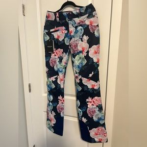 Nwt Obermeyer size 6 long ski/snowboard pant